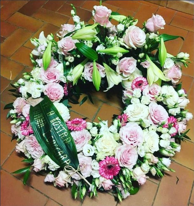 Couronne de roses et lys